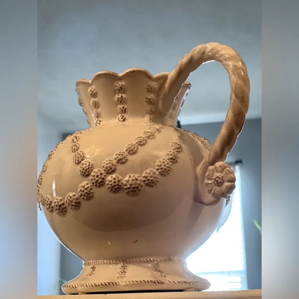 RARE Juliska Jardins du Monde Whitewash Garland Pitcher - Picture 5 of 8